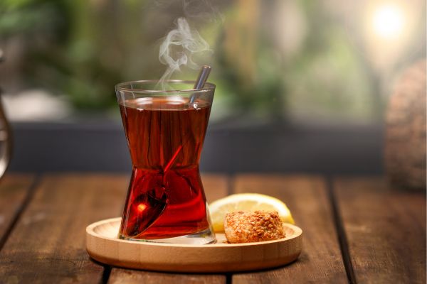 A teás és a mokkáskanál a különböző kultúrák egyik közös pontja.